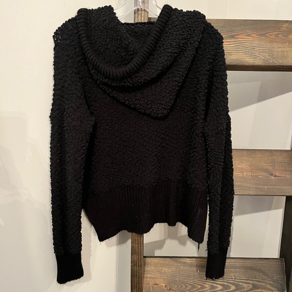 Snuggly Popcorn Sweater - Picture 5 of 5